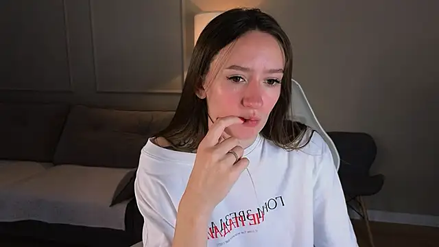 cutienaughtygirl online show from July 23, 8:01 am