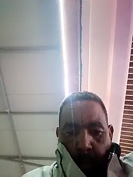 Snapshot of Bob_black chatting on March 9, 9:08 pm Bob black online show from March 9, 9:08 pm