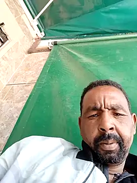 Snapshot of Bob_black chatting on March 20, 12:54 pm Bob black online show from March 20, 12:54 pm