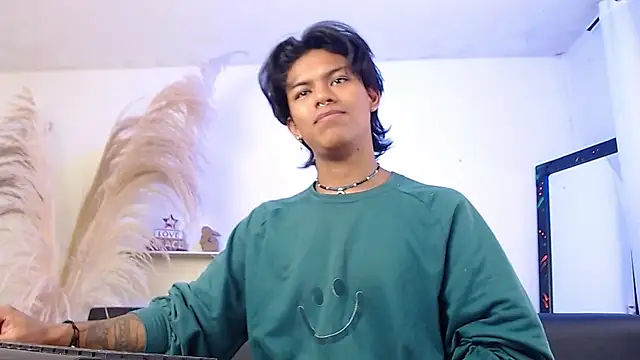 Snapshot of dreyk20 chatting on September 20, 3:24 pm dreyk20 online show from September 20, 3:24 pm