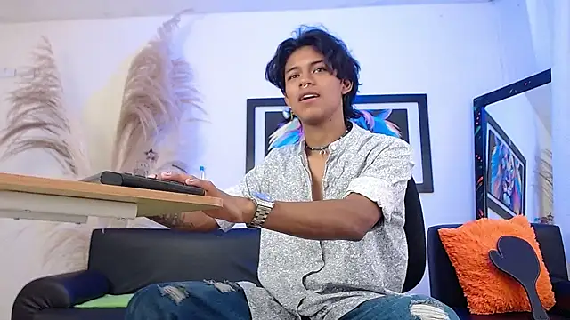 Snapshot of dreyk20 chatting on October 9, 2:04 pm dreyk20 online show from October 9, 2:04 pm