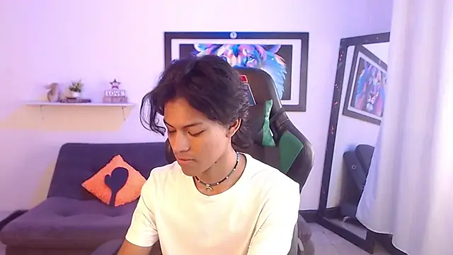 Snapshot of dreyk20 chatting on October 24, 1:40 pm dreyk20 online show from October 24, 1:40 pm