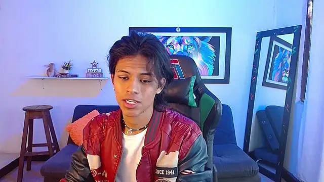 Snapshot of dreyk20 chatting on October 30, 2:07 pm dreyk20 online show from October 30, 2:07 pm