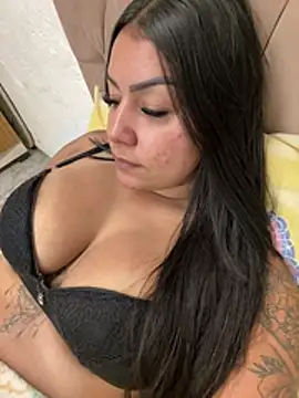julianamascarada online show from June 15, 4:20 pm