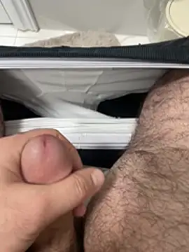 Snapshot of Heros2000 chatting on February 22, 1:40 am Heros2000 online show from February 22, 1:40 am