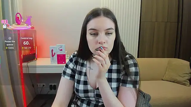  Shy Jenny  online show from December 17, 1:00 am