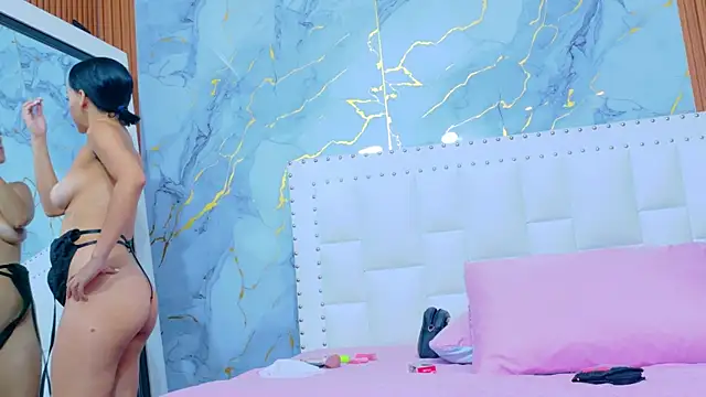 cutepetitee online show from November 22, 7:13 pm