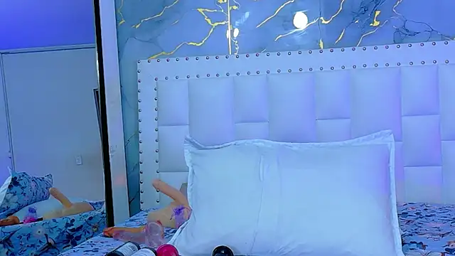 Snapshot of cutepetitee chatting on April 22, 7:48 pm cutepetitee online show from April 22, 7:48 pm