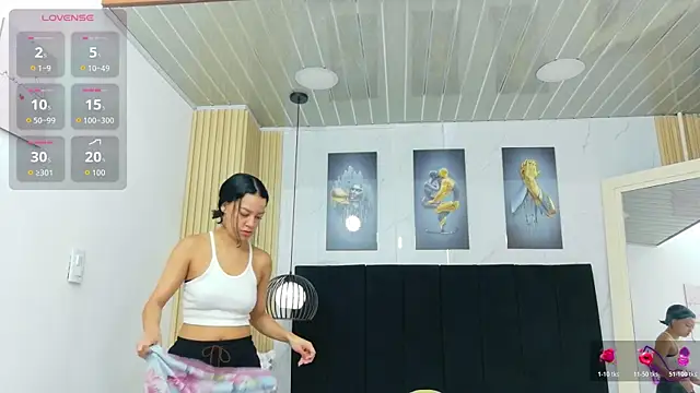 cutepetitee online show from July 30, 12:04 pm