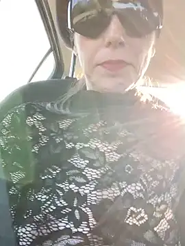 Snapshot of Nina-Holly chatting on February 27, 3:34 pm Nina-Holly online show from February 27, 3:34 pm