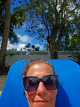 PhynneNicole online show from September 10, 6:30 pm