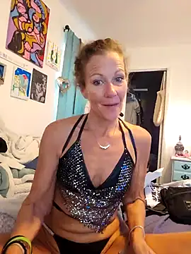 PhynneNicole online show from December 3, 6:39 pm