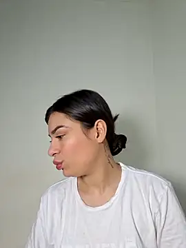 AmaiaSalvatore online show from September 25, 9:40 pm