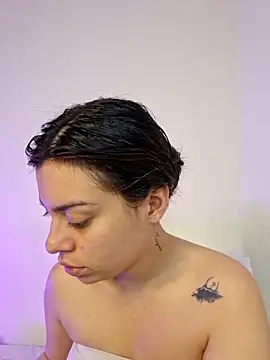 AmaiaSalvatore online show from October 19, 8:09 pm