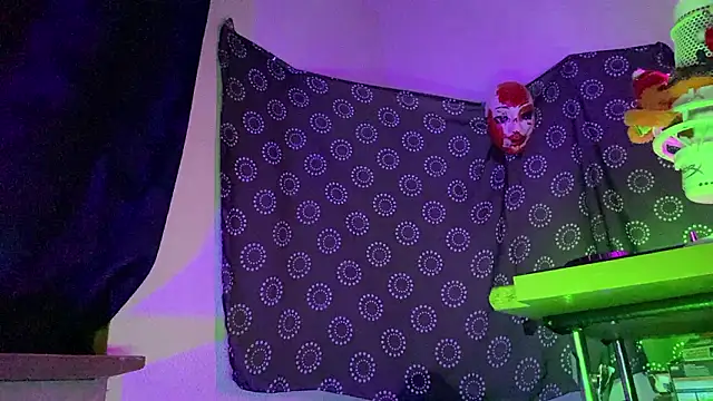 DjDiCKmannOnE online show from February 7, 10:02 pm