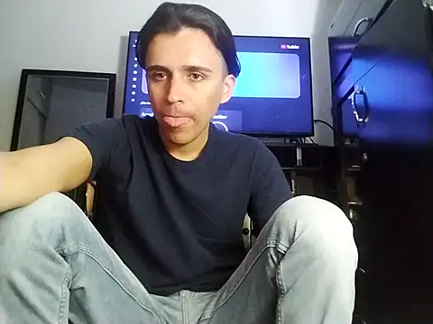 Snapshot of danylano chatting on October 7, 12:19 am danylano online show from October 7, 12:19 am