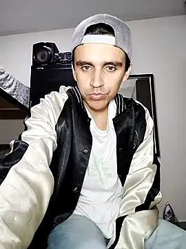 Snapshot of danylano chatting on January 11, 12:37 am danylano online show from January 11, 12:37 am