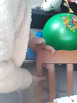 dyjaA online show from November 5, 10:04 am