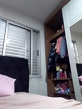 Snapshot of dyjaA chatting on April 10, 8:35 pm dyjaA online show from April 10, 8:35 pm