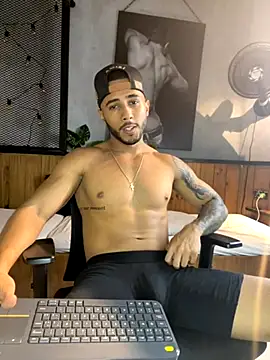 Snapshot of Lucaswatsons chatting on September 17, 7:48 pm Lucaswatsons online show from September 17, 7:48 pm
