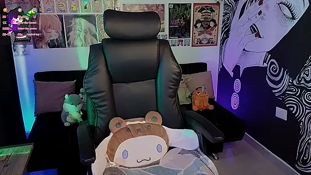 Yuhwan  online show from November 13, 7:02 pm