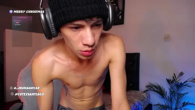 Snapshot of santiago_cutex chatting on December 19, 3:46 am santiago cutex online show from December 19, 3:46 am