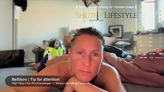 SwingWingWomanSweden online show from September 27, 6:18 am