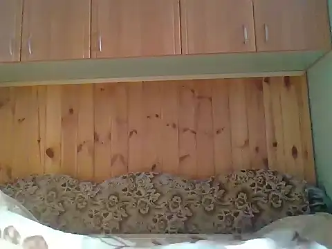 Snapshot of Maksymilian1 chatting on April 5, 8:44 am Maksymilian1 online show from April 5, 8:44 am