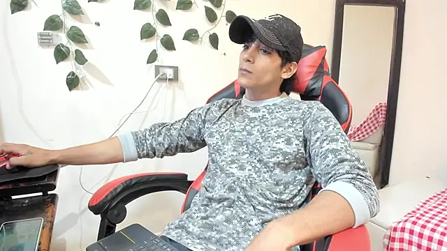 Snapshot of axel_rousse2 chatting on November 15, 9:11 pm axel rousse2 online show from November 15, 9:11 pm