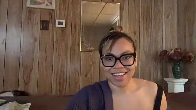 Snapshot of zahrabliss chatting on April 18, 7:58 pm zahrabliss online show from April 18, 7:58 pm