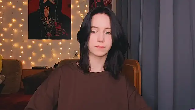 Snapshot of zaebali_ chatting on April 5, 6:38 pm zaebali online show from April 5, 6:38 pm