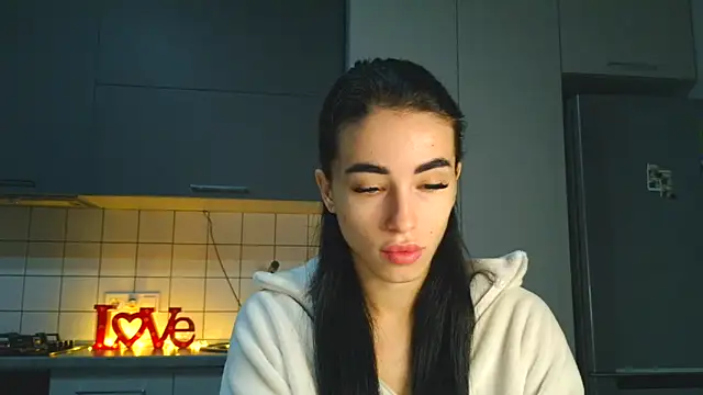 EvaMelnik online show from October 1, 3:40 pm