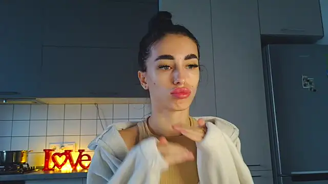 EvaMelnik online show from October 3, 2:25 pm