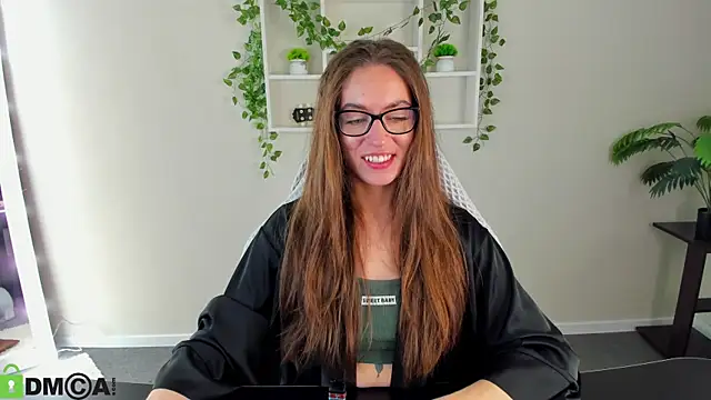 Agnes Wells online show from November 6, 9:21 am