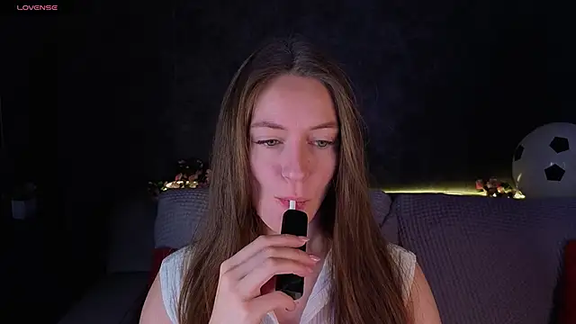Agnes Wells online show from June 20, 1:09 am