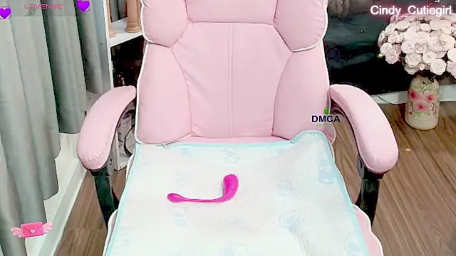 Snapshot of Cindy_Cutiegirl chatting on December 4, 10:18 pm Cindy Cutiegirl online show from December 4, 10:18 pm