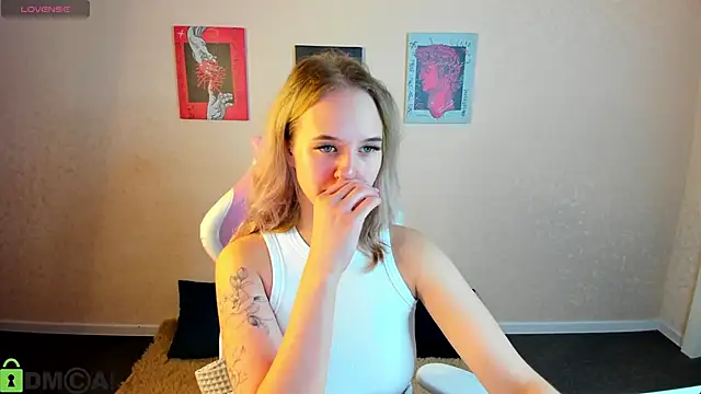 Casey Sweeet online show from October 12, 1:04 am