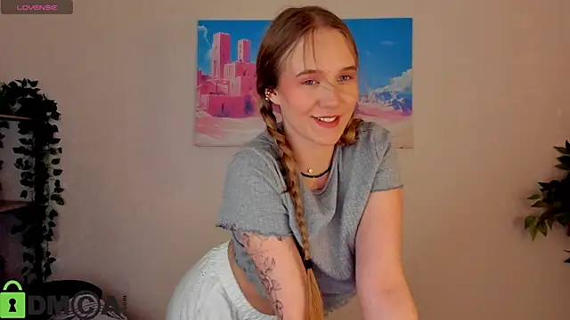 Casey Sweeet online show from April 28, 3:50 pm