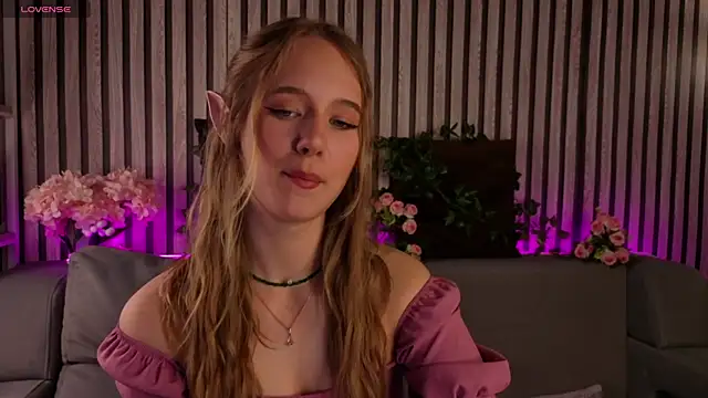 Casey Sweeet online show from May 7, 9:14 am