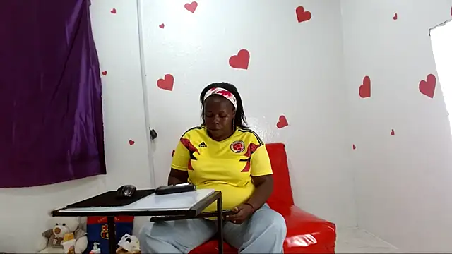 catwomanblack666 online show from September 10, 9:59 pm