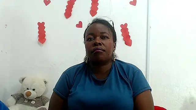 catwomanblack666 online show from September 13, 7:02 pm