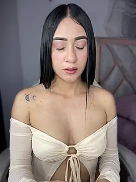 isabela l online show from March 17, 11:30 pm