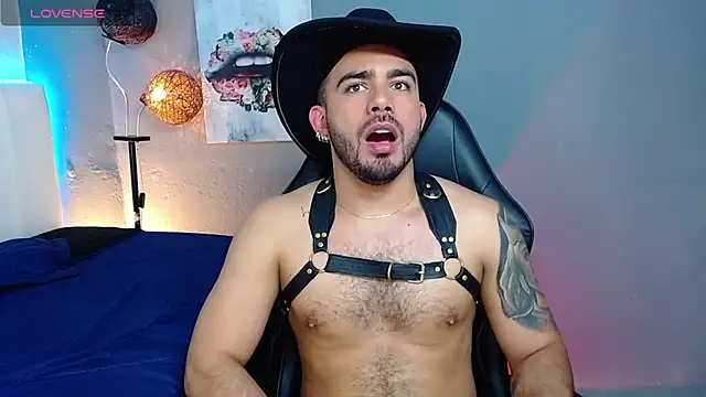 adamhairy online show from June 23, 7:01 pm