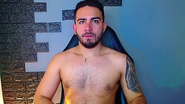 adamhairy online show from July 4, 8:04 pm