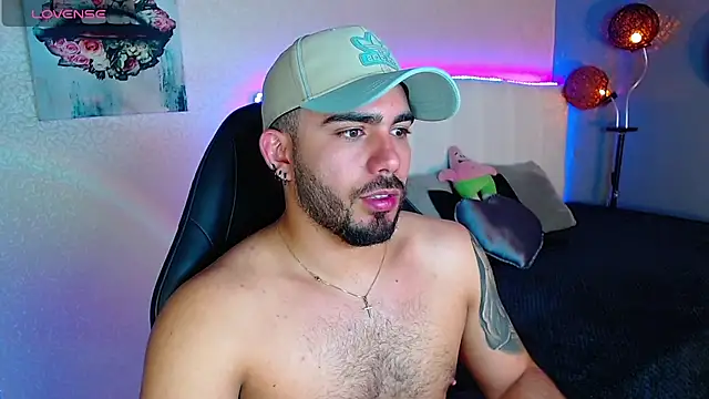 adamhairy online show from July 18, 8:23 pm