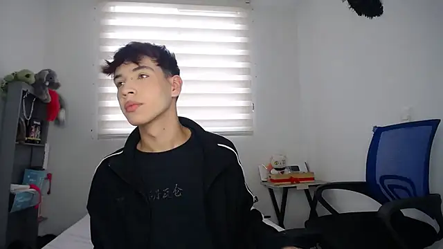 Snapshot of lucky_stricke chatting on September 22, 8:55 pm lucky stricke online show from September 22, 8:55 pm