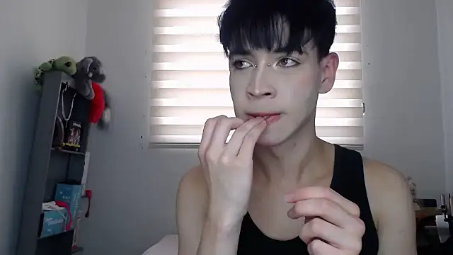 Snapshot of lucky_stricke chatting on September 23, 8:56 pm lucky stricke online show from September 23, 8:56 pm