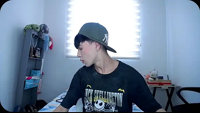 Snapshot of lucky_stricke chatting on September 27, 8:03 pm lucky stricke online show from September 27, 8:03 pm