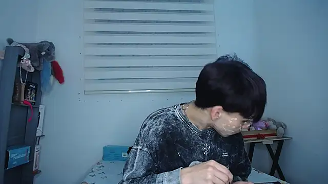 Snapshot of lucky_stricke chatting on October 17, 3:20 am lucky stricke online show from October 17, 3:20 am