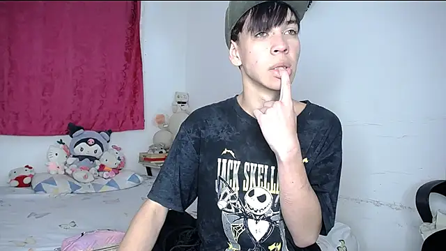 Snapshot of lucky_stricke chatting on October 21, 3:40 am lucky stricke online show from October 21, 3:40 am